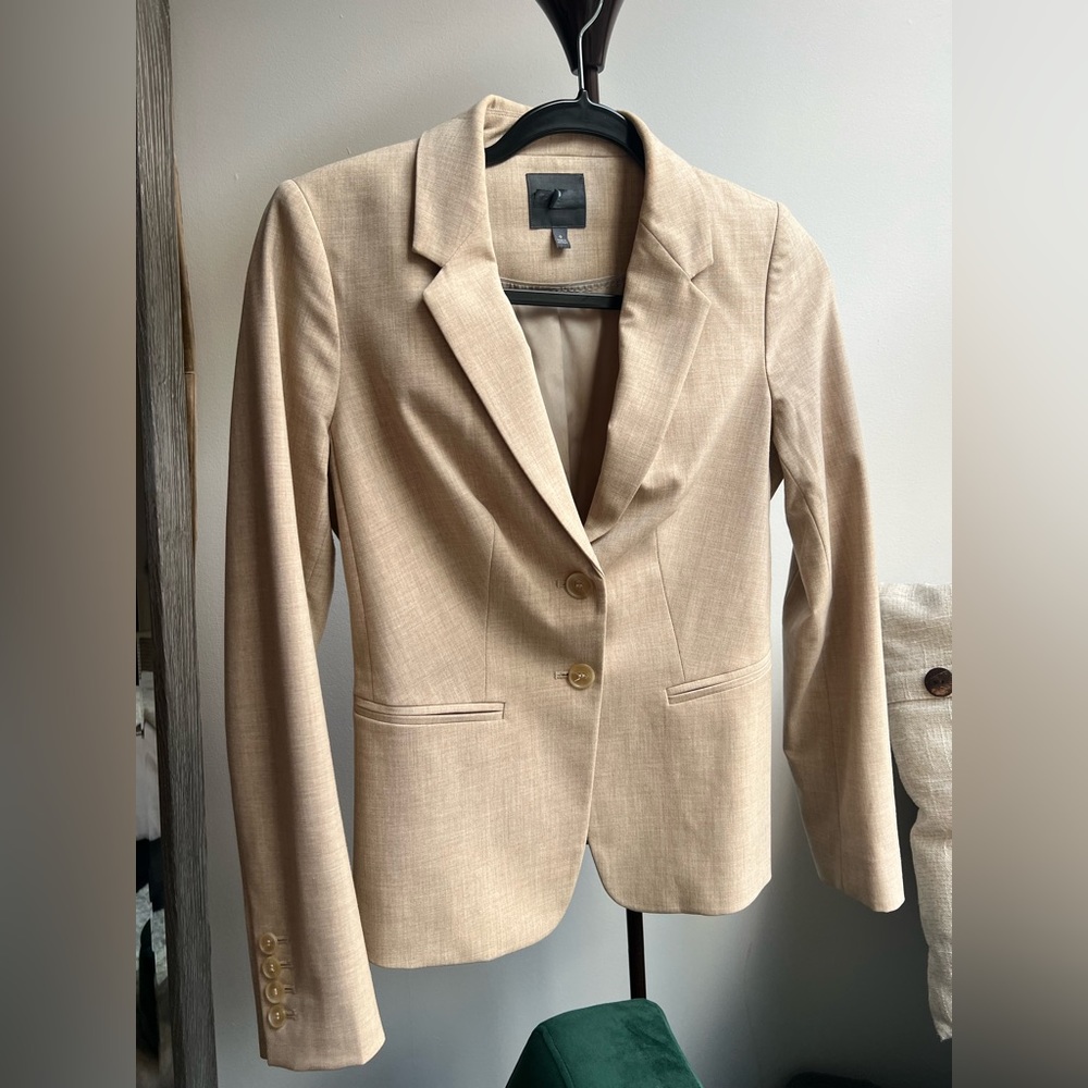Women’s Tan Fitted Blazer - Size 0